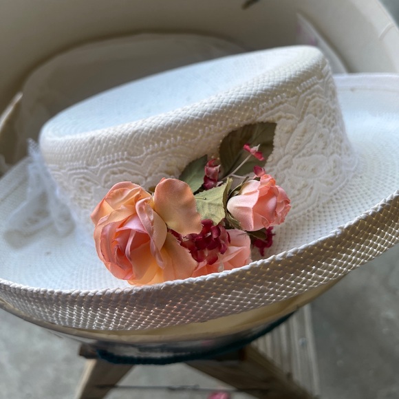 Vintage white Hat with box - Picture 6 of 9